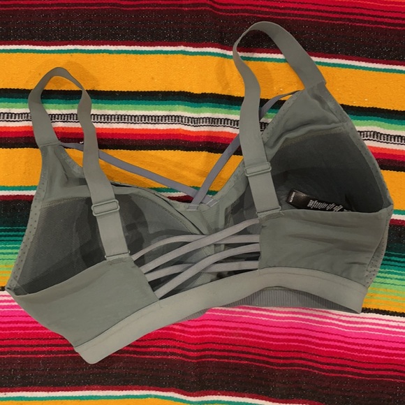 Victoria’s Secret Sports Bra - Picture 2 of 4